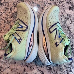 New Balance FuelCell SuperComp Trainer Mint Green 8.5 Men / 10 Women